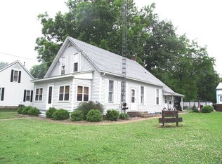 109 E 7th St, Browning, IL 62624