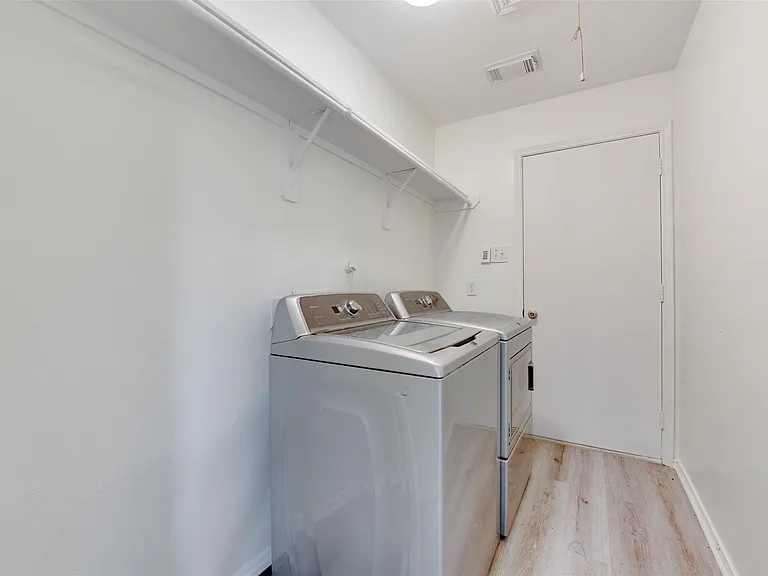 5918 Laramie River Ct — Photo 24