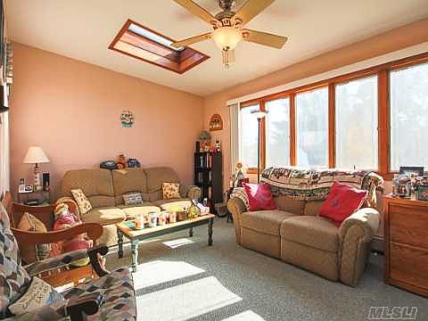 2nd image of 1666 Midland Dr