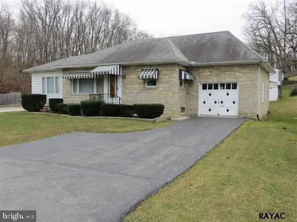 107 E Main St, Windsor, PA 17366