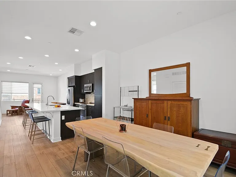 257 Elm Ave — Photo 4