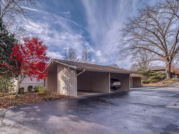 5th image of 37 Glen Cannon Point Unit 1