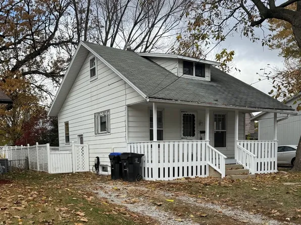 1005 S Lee St, Bloomington, IL 61701