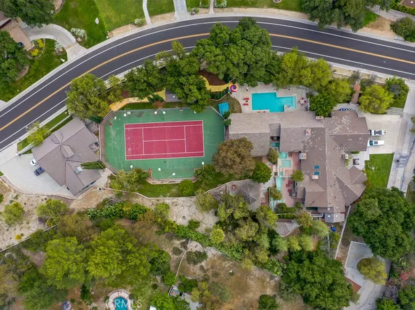 15657 Live Oak Springs Canyon Rd, Santa Clarita, CA 91387