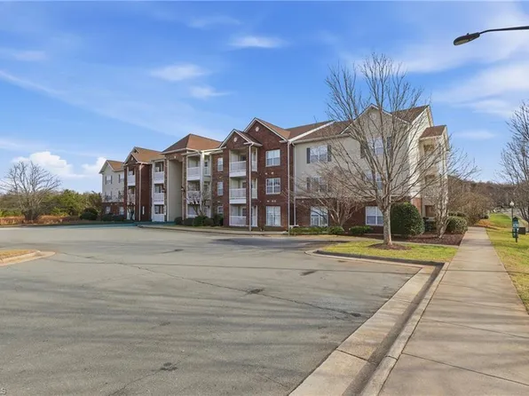 1380 Heritage Pointe Dr #101, Winston Salem, NC 27127