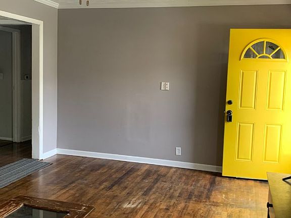 4th image of 1010 N Walnut St