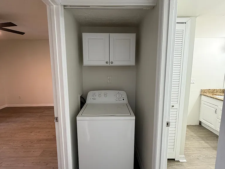 August Ct — Photo 8