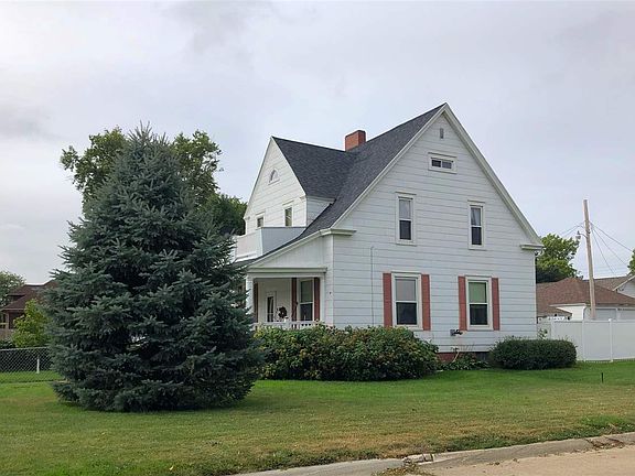 3rd image of 112 N Elm St