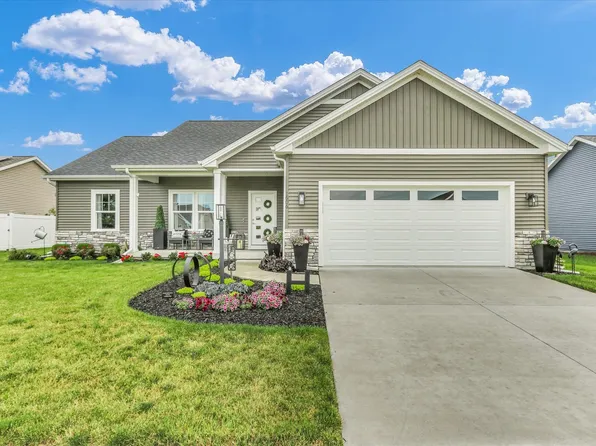 1606 E Horizon Ln, Urbana, IL 61802