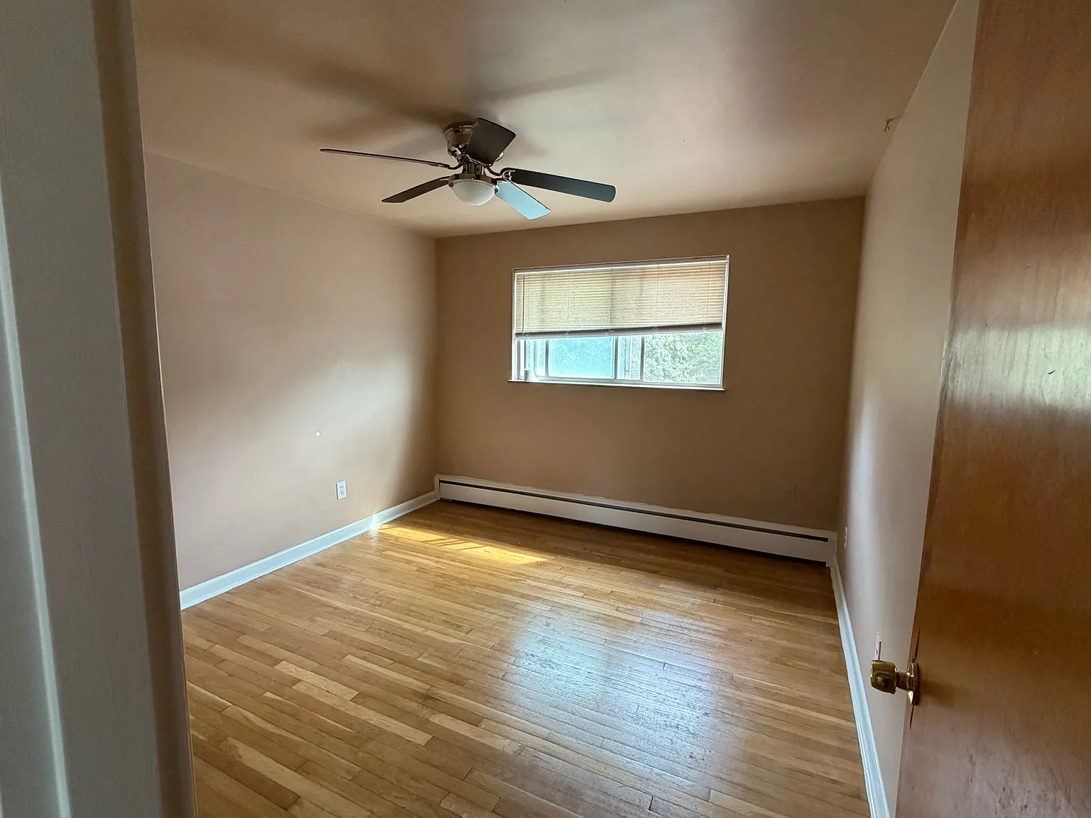 2 bed, 900 sqft, $925 — Photo 3
