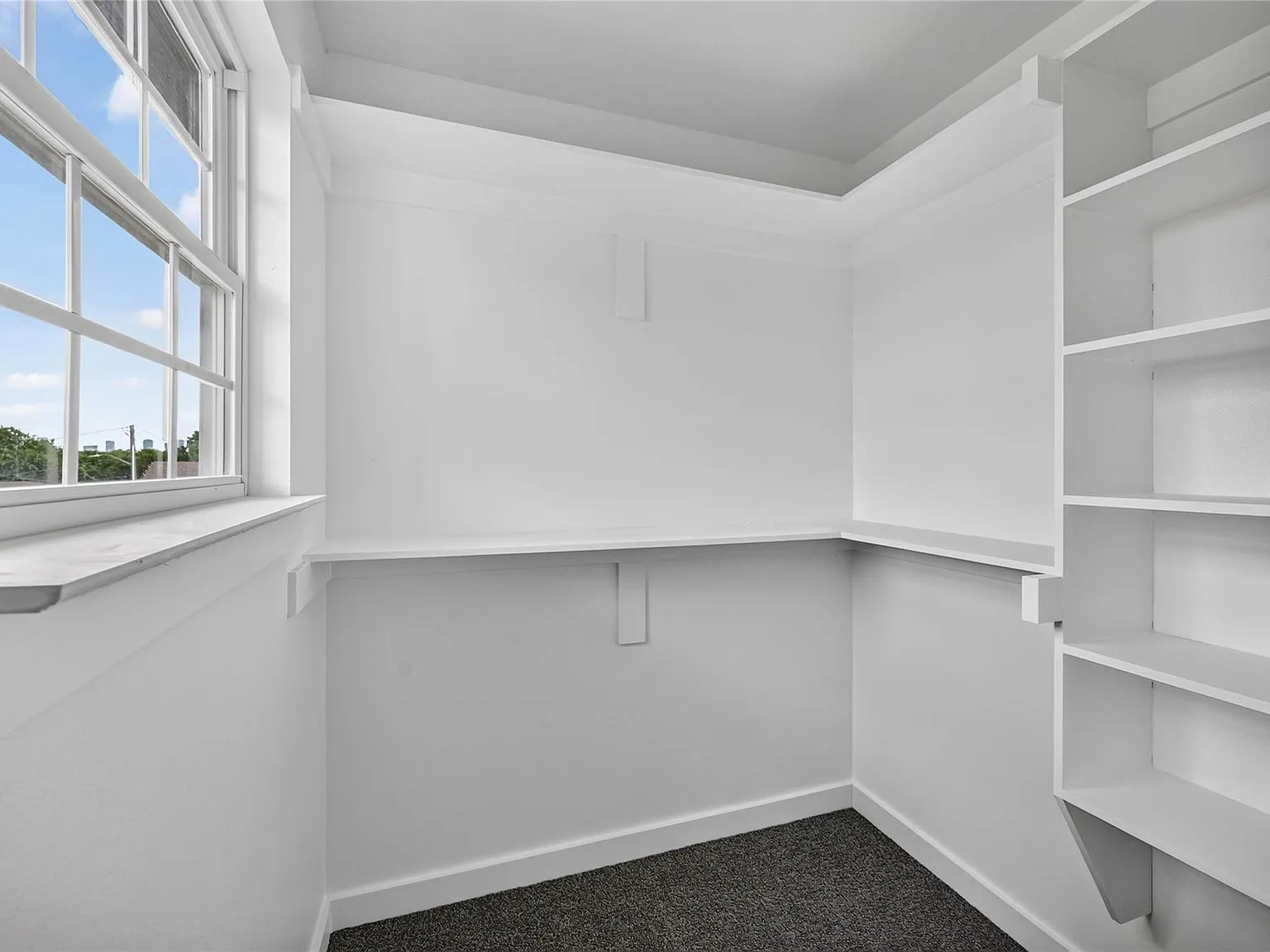 3 bed, 2.5 bath, 1620 sqft, $2,200 — Photo 4