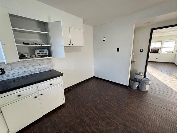 5th image of 5617 Avenue D