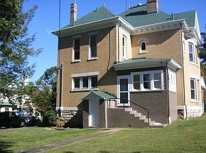 3rd image of 115 E Unaka Ave