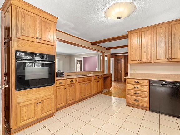 4th image of 86 Lee Road 827