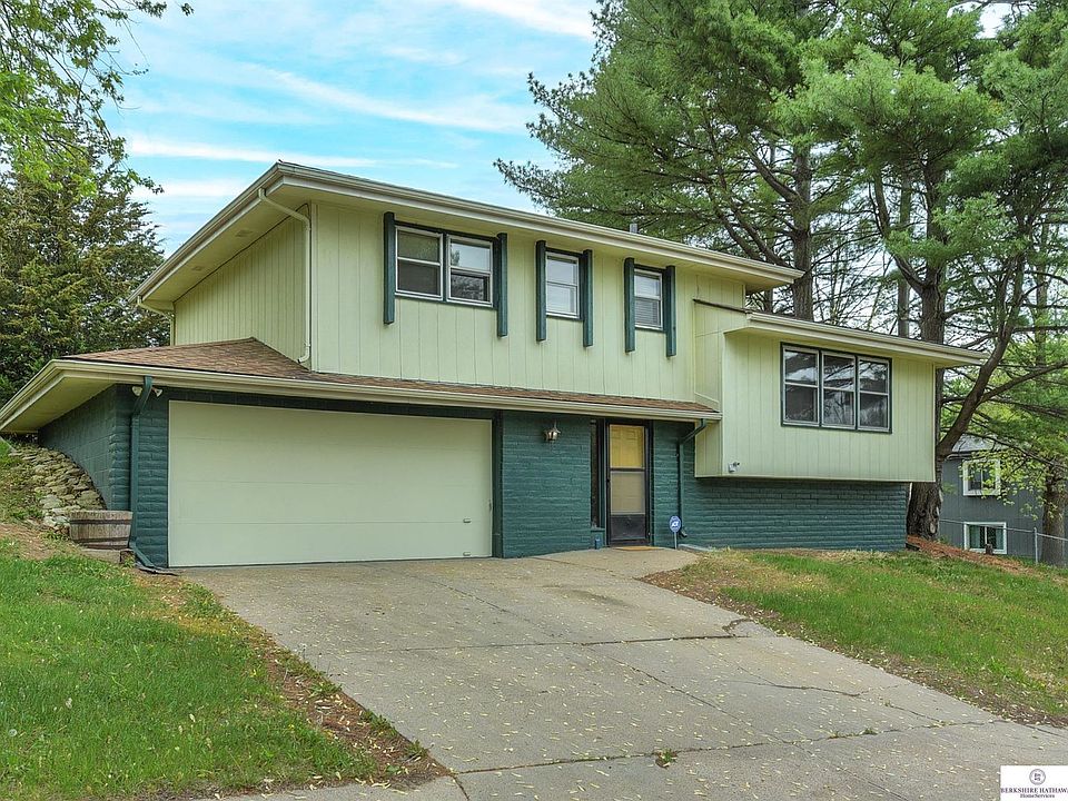 1st image of 4806 N 129th Ave