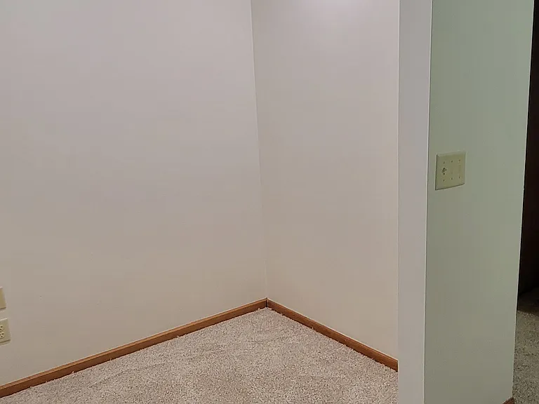1055 S Fillmore Cir NE — Photo 30
