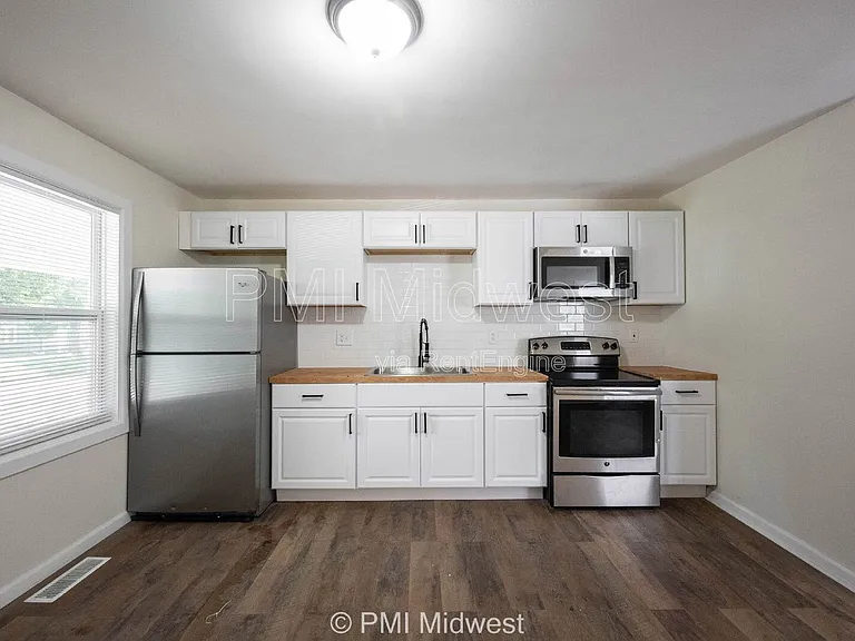 514 N Chester Ave — Photo 4