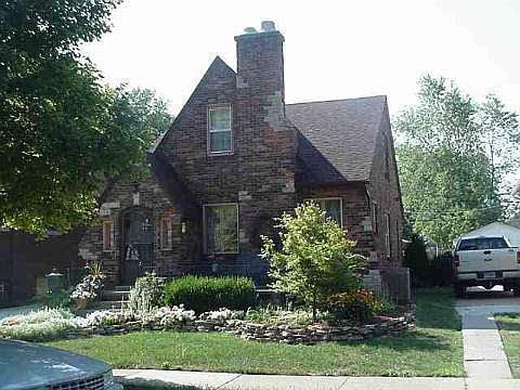 1st image of 169 Riverbank St