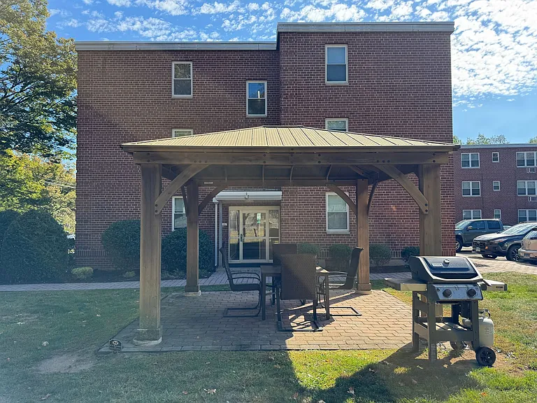 Eli Whitney Apartments — Photo 6