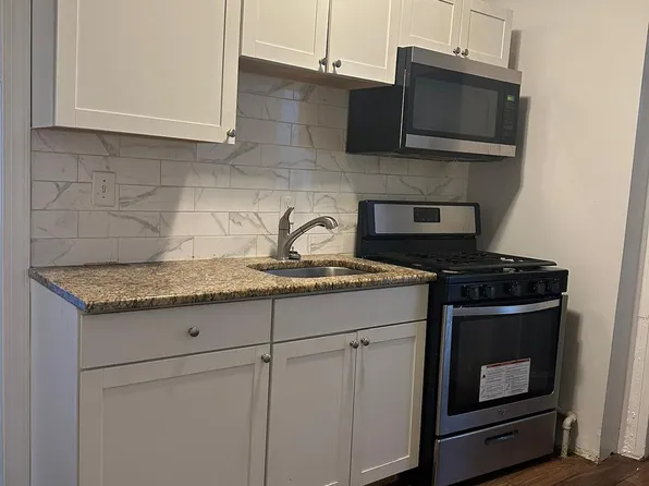 824 W 9th St APT 1, Wilmington, DE 19801