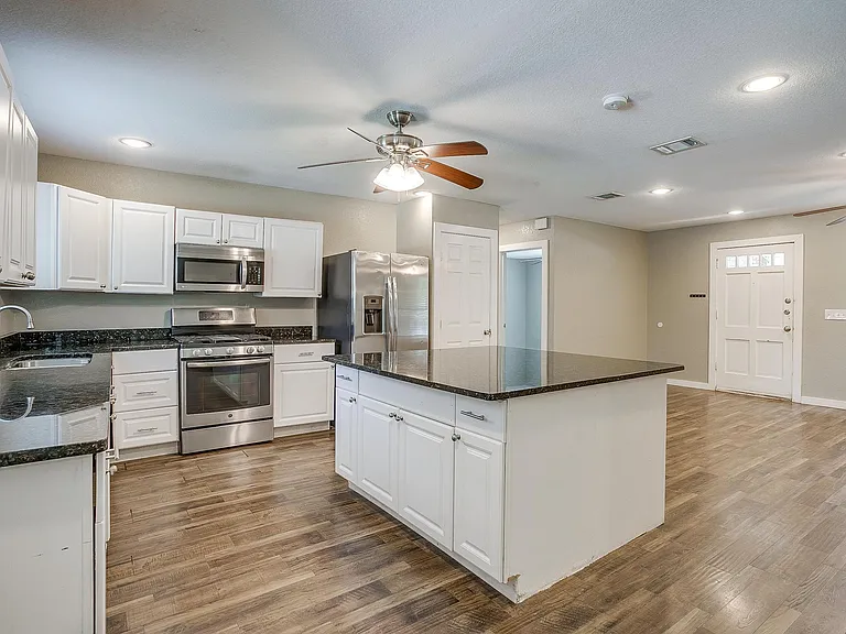 3524 South Dr — Photo 4