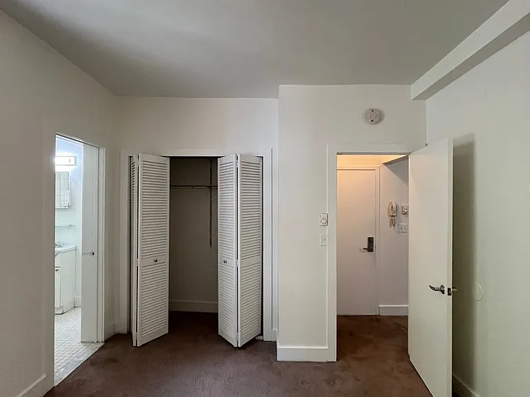 330-332 S. Juniper St — Photo 5