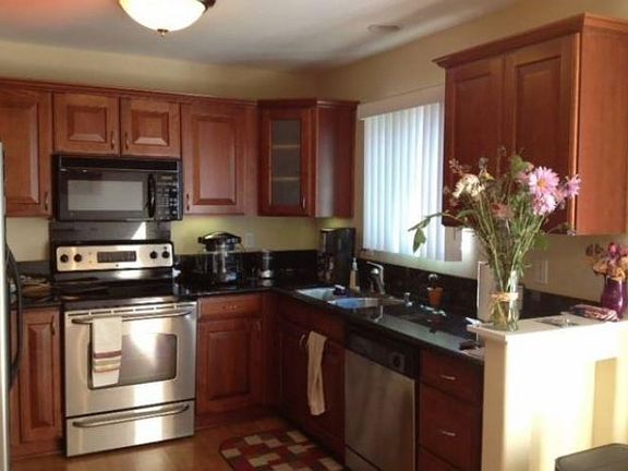 3rd image of 605 S Mollison Ave Unit 209