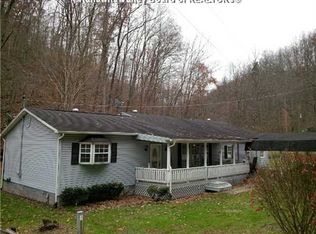 1375 Mudlick Rd, Clendenin, WV 25045