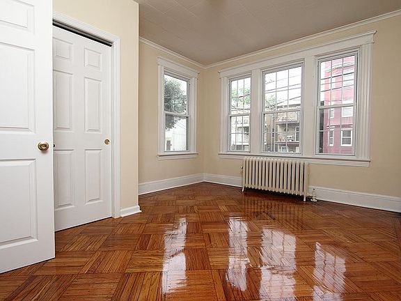 3rd image of 281 Virginia Ave