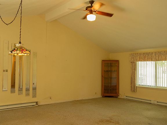 4th image of 203 Hutchins Dr