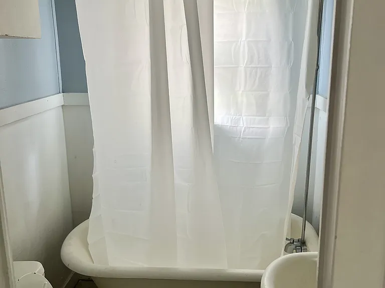 Apartment B bathroom