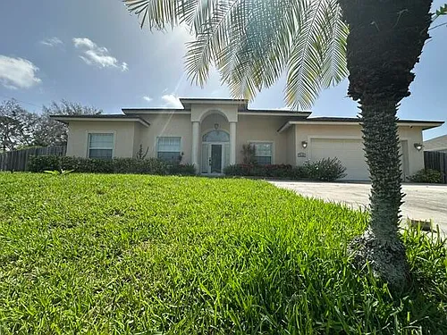 3125 SW Savona Blvd Photo 1