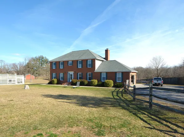 1800 Miners Ridge Dr, Sykesville, MD 21784