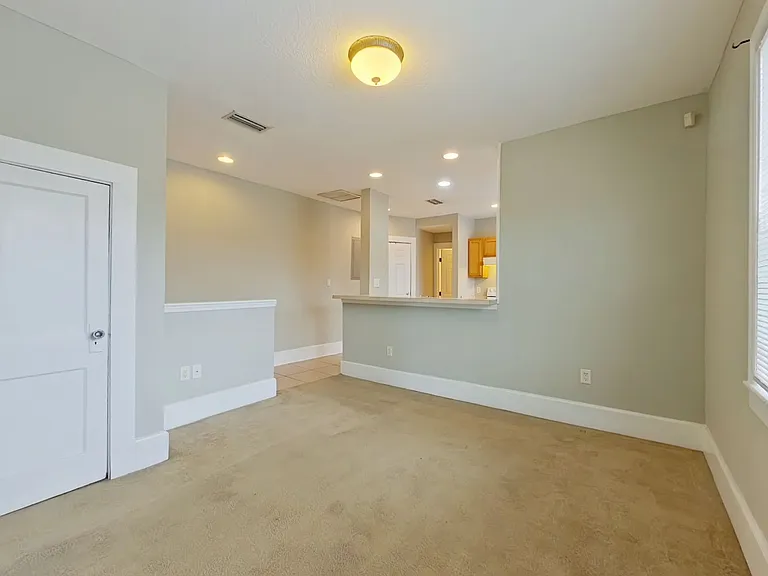 Dellwood Avenue 2920 — Photo 9