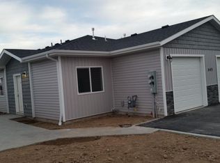 685 N Park Ave #B, Shelley, ID 83274