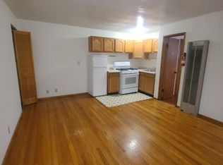 913 W Church St, Champaign, IL 61821