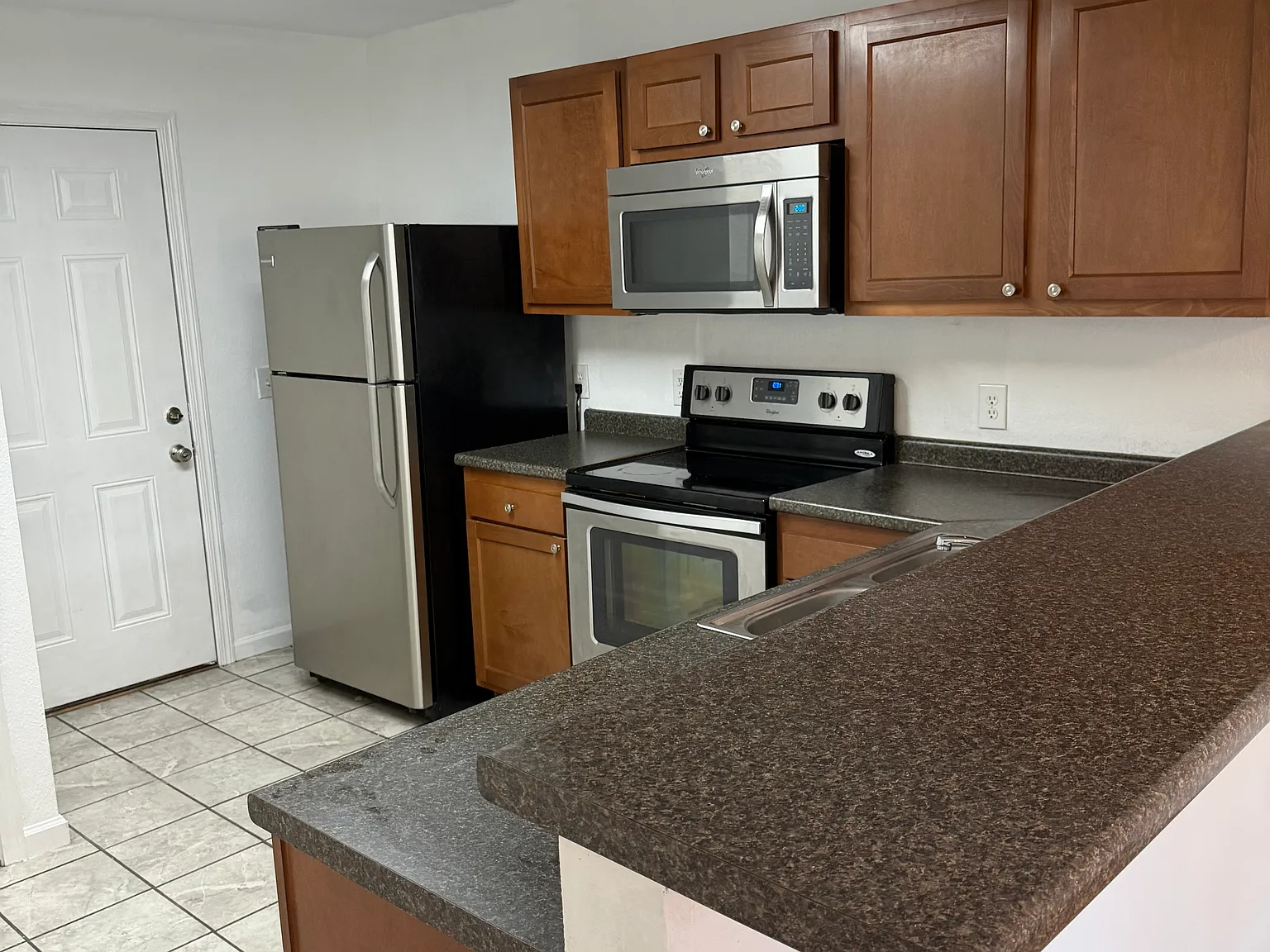2 bed, 900 sqft, $1,000 — Photo 3