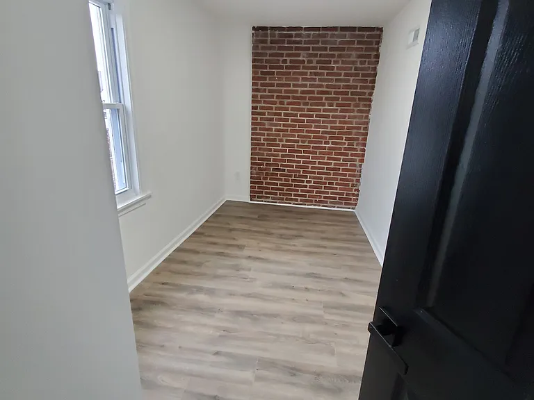 404 N Charlotte St #3 — Photo 6