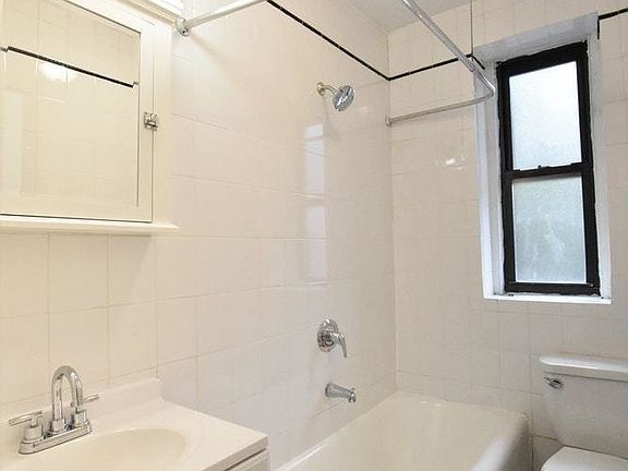 4th image of 254 Seaman Ave #A12