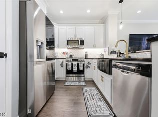 915 Redspire Dr, Union, NJ
