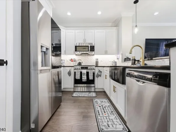 915 Redspire Dr, Union Twp., NJ 07083