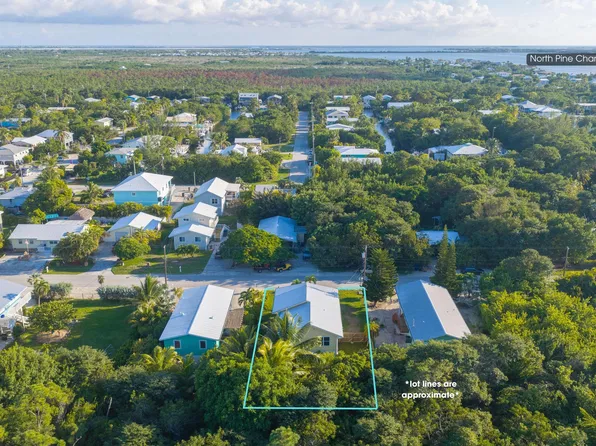 29283 Coconut Palm Dr, Big Pine Key, FL 33043