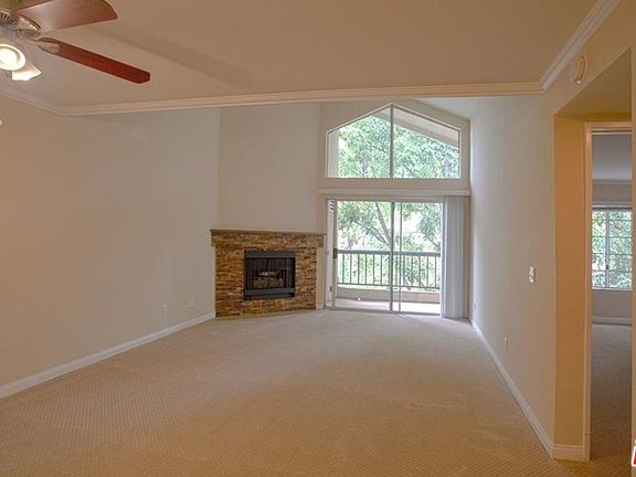 2nd image of 5510 Owensmouth Ave APT 330