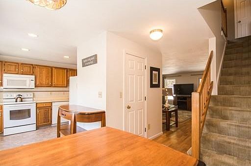 5th image of 50 Country Hill Ln #50