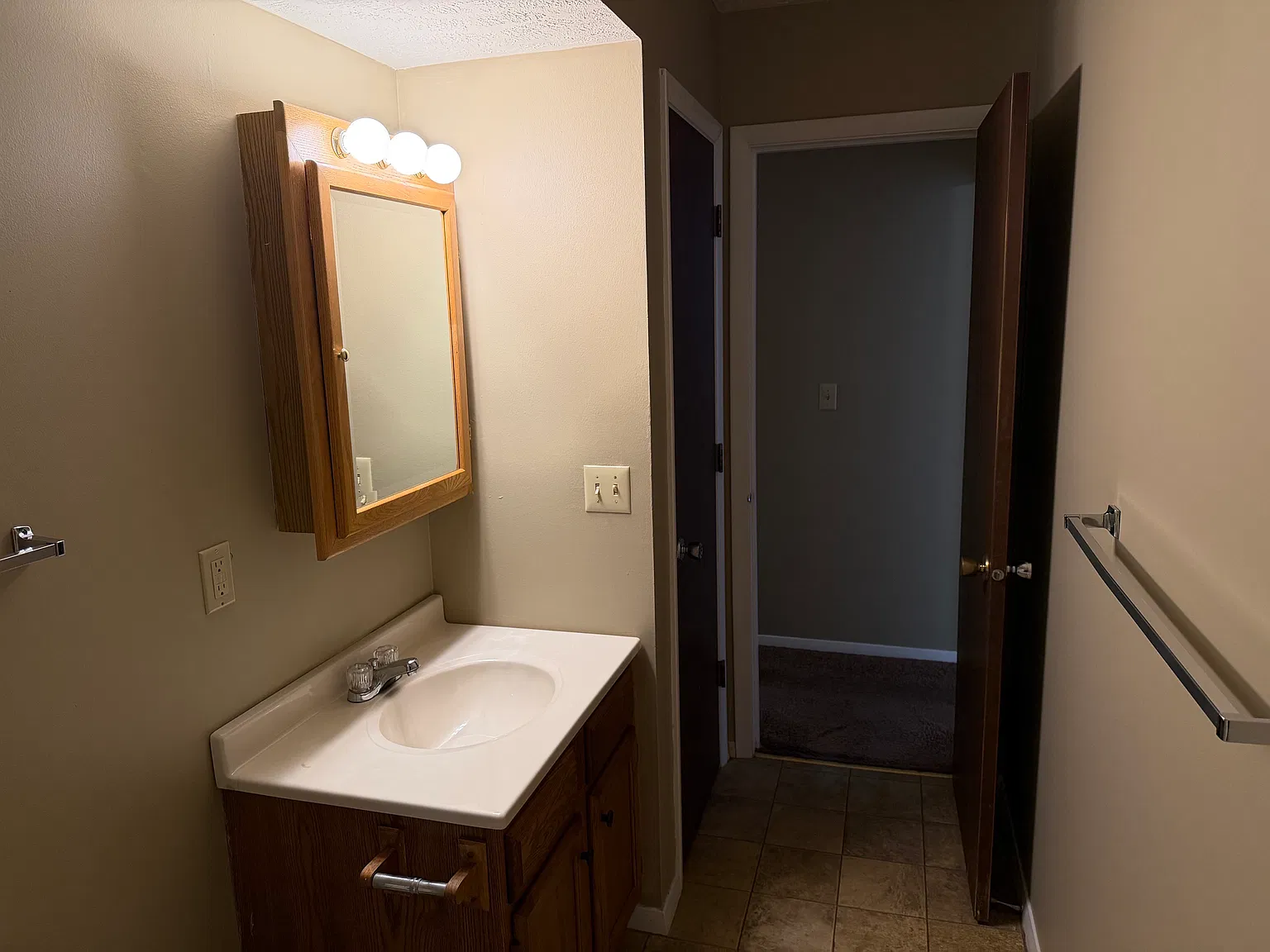 1 bed, 700 sqft, $950 — Photo 3