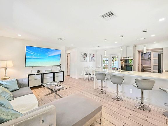 5th image of 5536 SW 6th Court