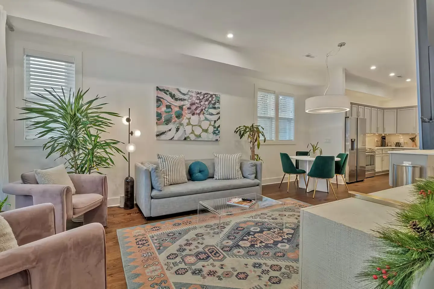 2 bed, 2.5 bath, 1184 sqft, $2,995 — Photo 2