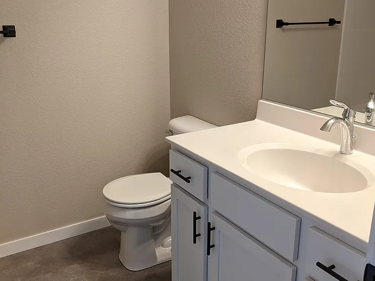 Gateway Place Apartments — Photo 129