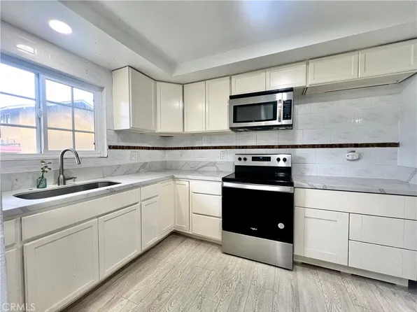 624 S Sullivan St APT 15D, Santa Ana, CA 92704