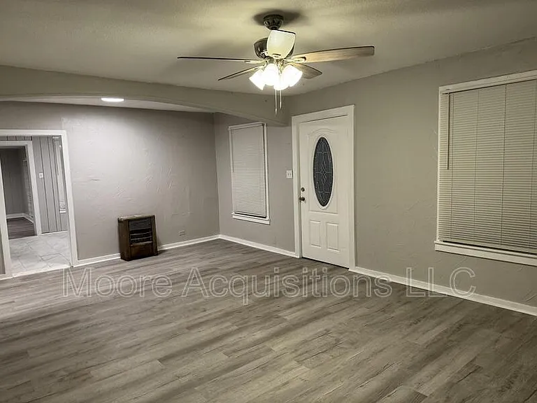 500 W Burrell St — Photo 24